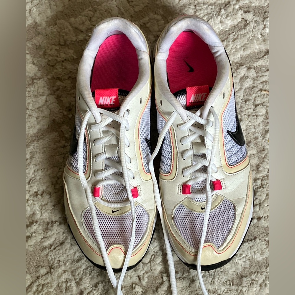 Nike Air Strong Womens pink & white casual running athletic sneakers 8